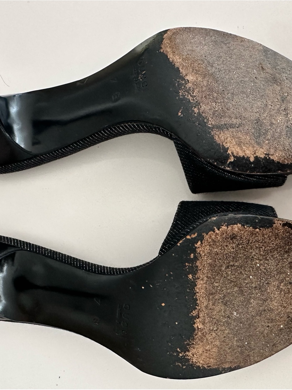 Gucci Black Denim Open-Toe Mid-Heel Mules with Gold Plaque - Picture 4 of 4